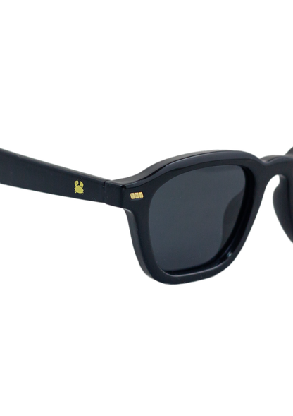 Eco-friendly Sunglasses NEDA SHINY BLACK Model Oceanides Eyewear